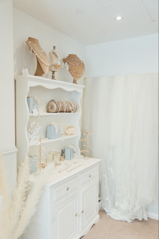 Gallery image 14: chameleon-for-beautiful-clothes-and-bridal