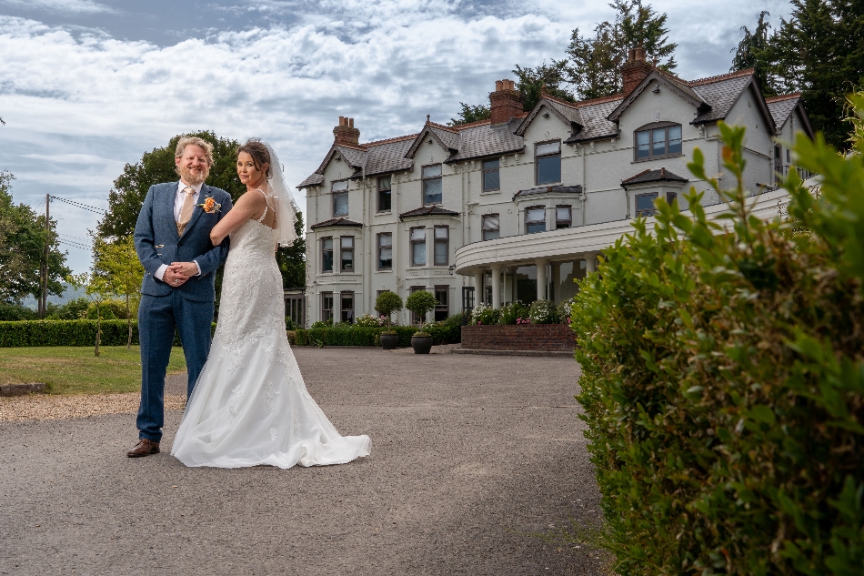 Gallery image 13: chins-images