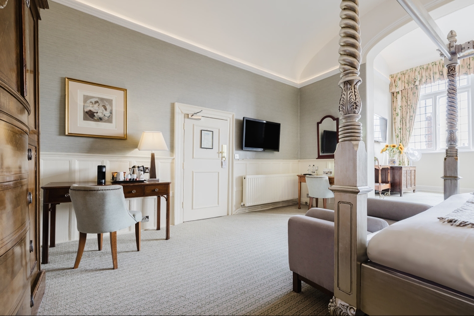 Gallery image 1: the-winchester-royal