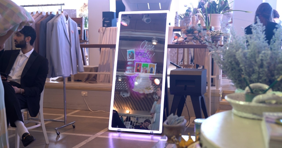 Image 3: G.O.S Magic Mirror Photobooth