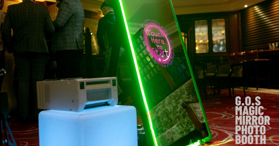 Image 2: G.O.S Magic Mirror Photobooth
