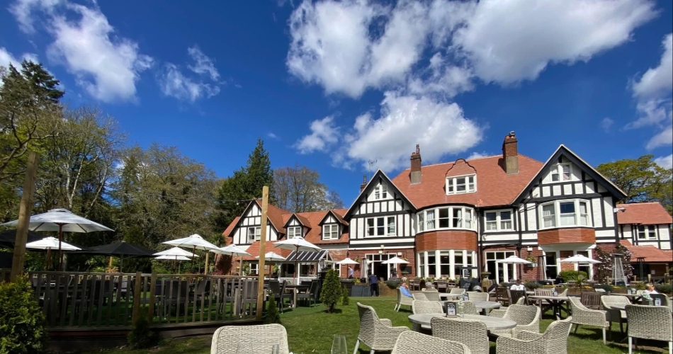 Image 1: The White Buck Inn