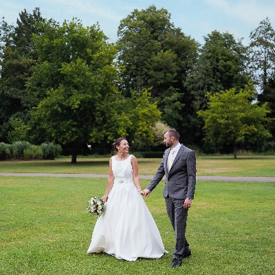 Hampshire duo offering new service to couples