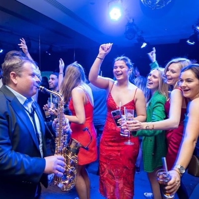 Enjoy live music at County Wedding Events' Signature Wedding Show at Ascot Racecourse