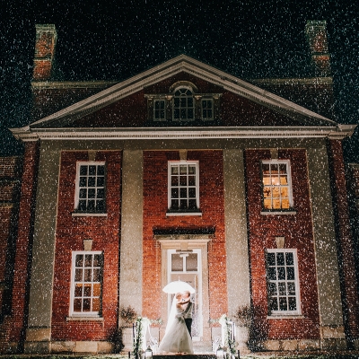 Exchange vows at Warbrook House in Hampshire