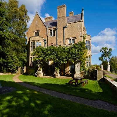 Wedding News: Check out Minstead Lodge in New Forest