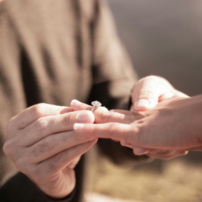 Wedding News: Women want a personal engagement ring not an expensive one