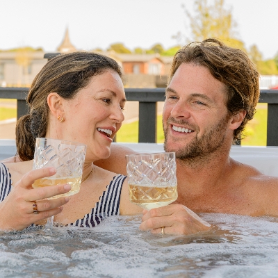 Wedding News: Enjoy a Luxury Hot Tub Honeymoon at Hayling Island Holiday Park