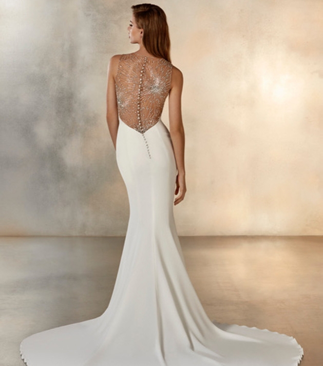 Latest dress trends for 2020 brides: Image 1