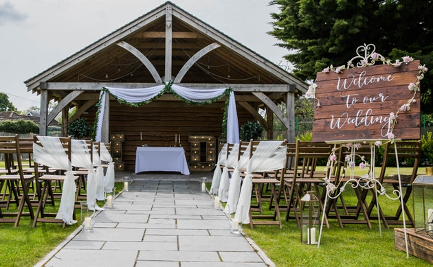 Free winter wedding at New Forest hotel and spa: Image 1