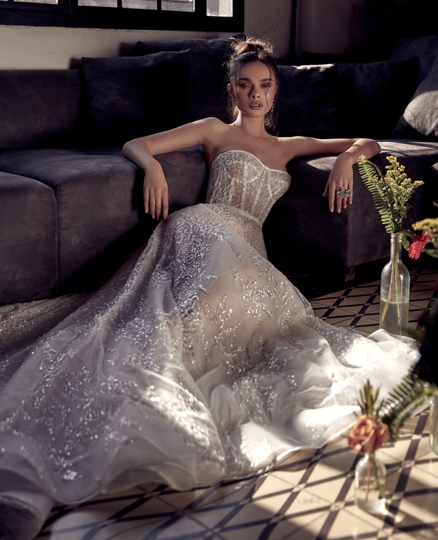 Date set for world debut of leading bridalwear designer's new collection at Hampshire bridal boutique: Image 1