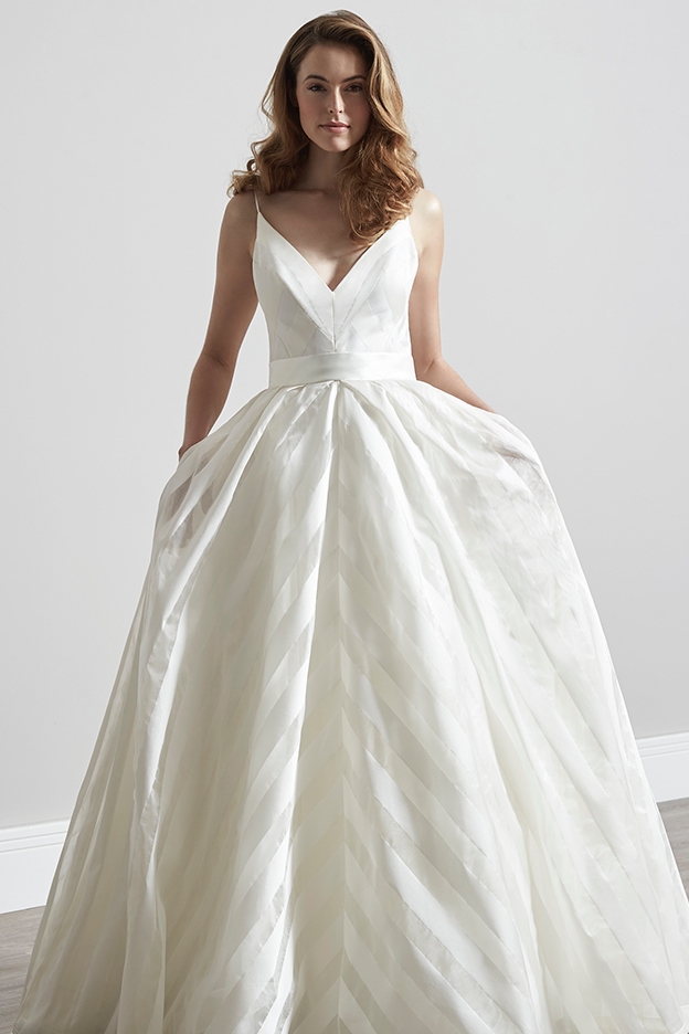 Sassi Holford to host Bridal Sample Sale with up to 75% off dresses: Image 1