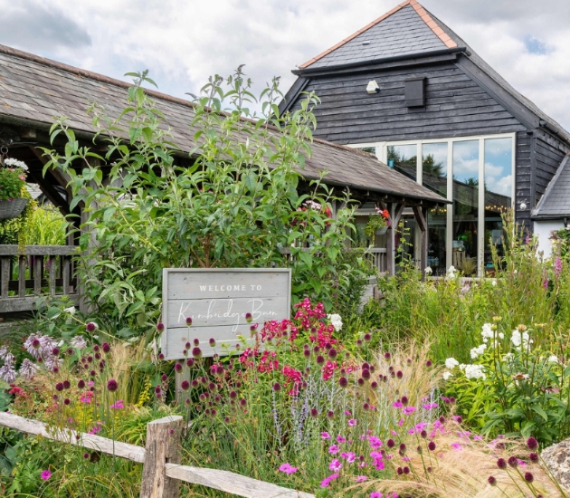 Kimbridge Barn in Romsey wedding venue 