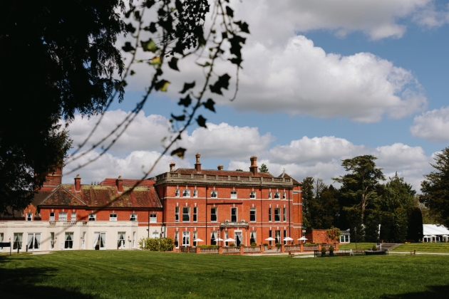 Solve the mystery  at Oakley Hall