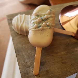 Gray's Cakes & Bakes