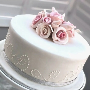 Muddy Bakes and Wedding Cakes