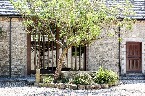 Kingston Country Courtyard